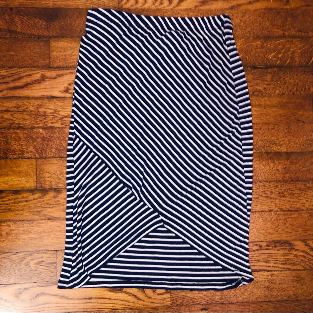 ⭐️ 3 for $25 ⭐️ Like New Lollipop Star tulip skirt